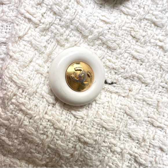 Vintage 90's CHANEL vanilla knit blazer jacket 17 logo buttons double br… - Picture 11 of 13